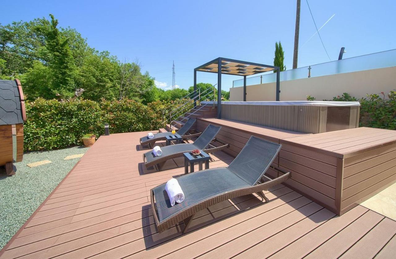 Holiday House Sea & Sun Residence Rasopasno Екстериор снимка