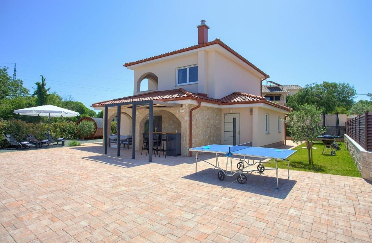 Holiday House Sea & Sun Residence Rasopasno Екстериор снимка
