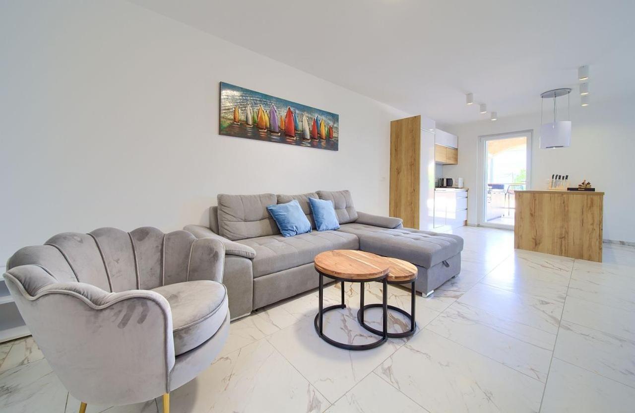 Holiday House Sea & Sun Residence Rasopasno Екстериор снимка
