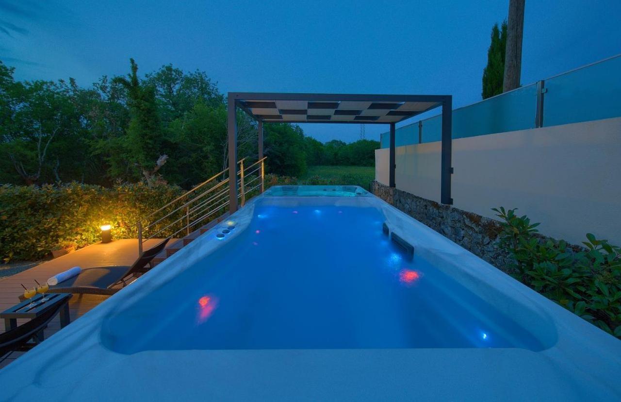 Holiday House Sea & Sun Residence Rasopasno Екстериор снимка