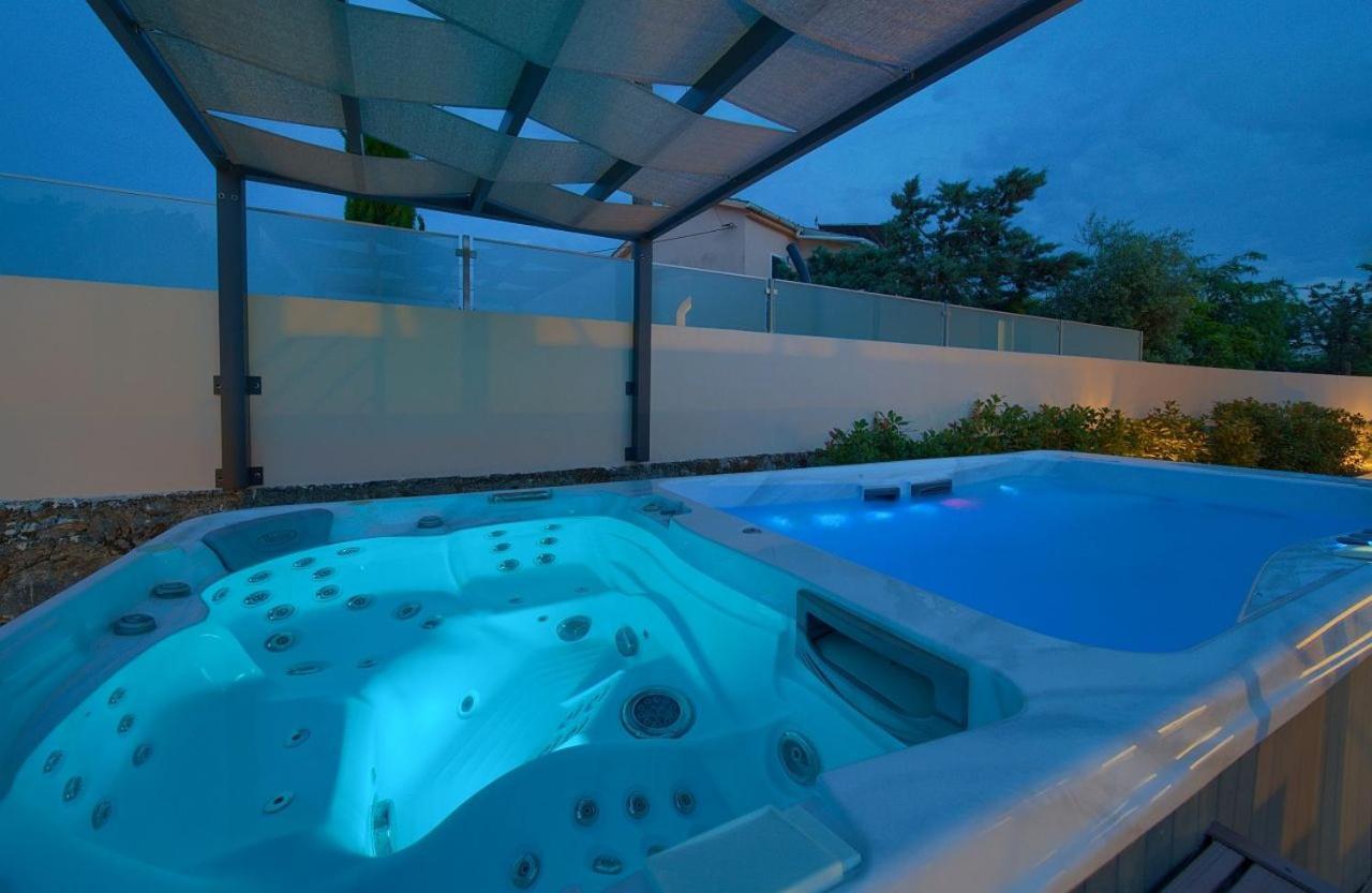 Holiday House Sea & Sun Residence Rasopasno Екстериор снимка